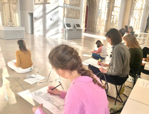 Cours de dessin dans les musées